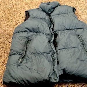 Mens vest only worn a few times in like new condition